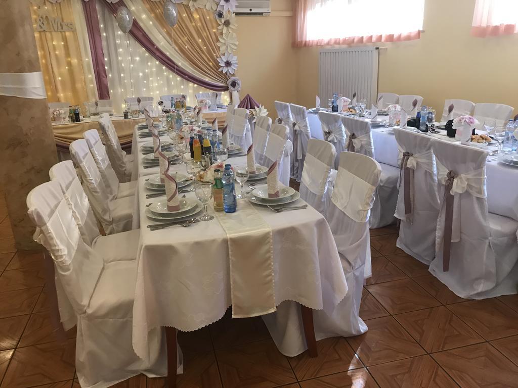 Hotel Korona Hajdúszoboszló Esterno foto