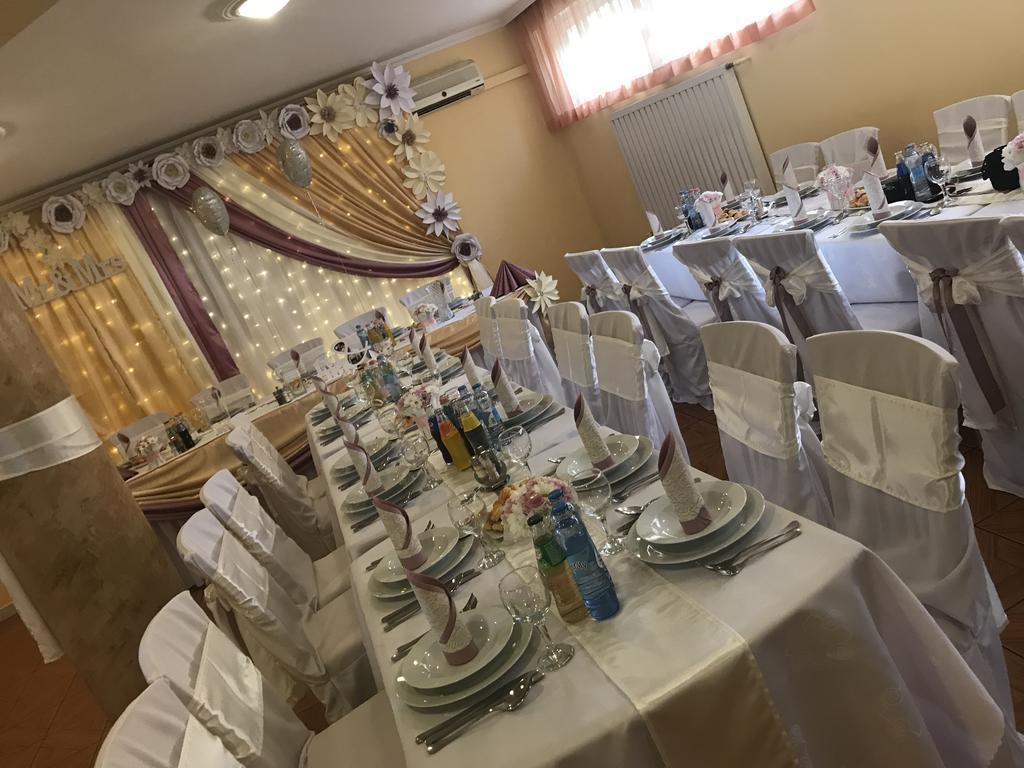 Hotel Korona Hajdúszoboszló Esterno foto
