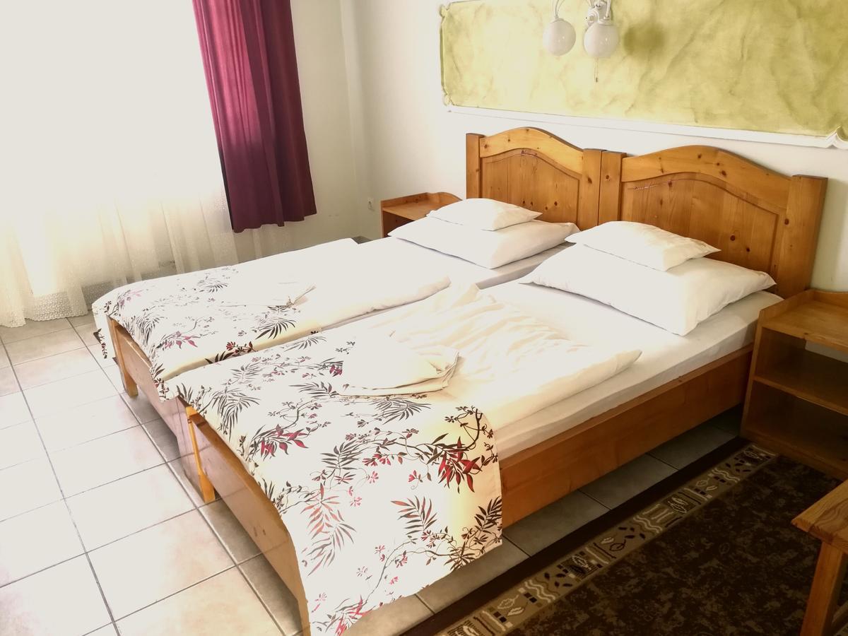 Hotel Korona Hajdúszoboszló Esterno foto